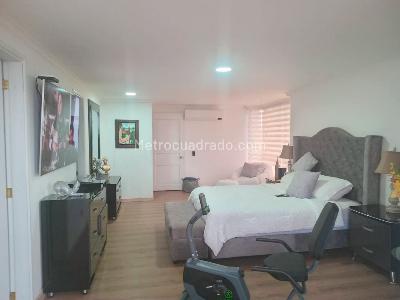Apartamento de 3 alcobas en venta en El Poblado, Medellín, 300 m² · foto 13 de 20