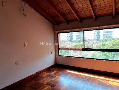 Casa de 5 alcobas en arriendo en El Poblado, Medellín, 350 m² · foto 15 de 19