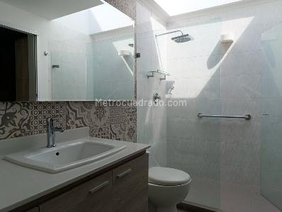 Casa de 5 alcobas en arriendo en El Poblado, Medellín, 350 m² · foto 18 de 19