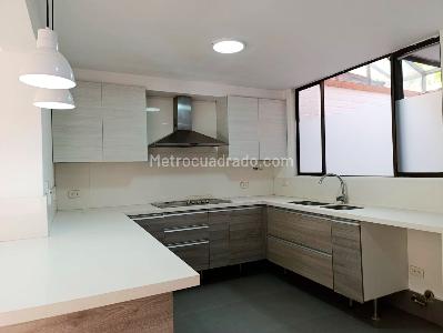 Casa de 5 alcobas en arriendo en El Poblado, Medellín, 350 m² · foto 6 de 19