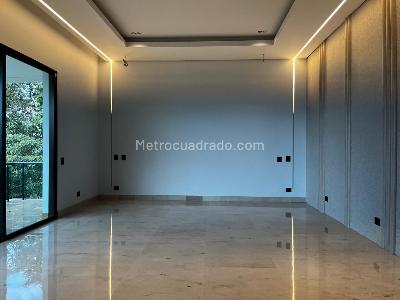 Casa de 4 alcobas en venta en El Poblado, Medellín, 1085 m² · foto 11 de 20