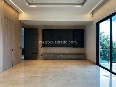 Casa de 4 alcobas en venta en El Poblado, Medellín, 1085 m² · foto 12 de 20