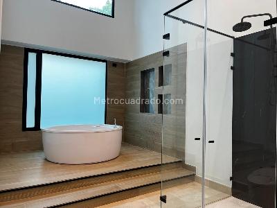 Casa de 4 alcobas en venta en El Poblado, Medellín, 1085 m² · foto 17 de 20