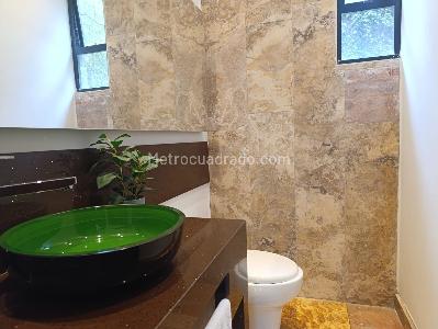 Casa de 3 alcobas en venta en El Poblado, Medellín, 432 m² · foto 16 de 20