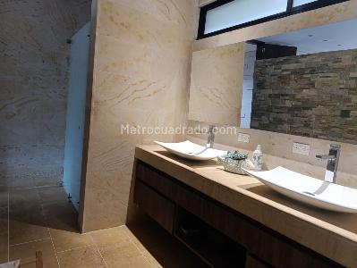Casa de 3 alcobas en venta en El Poblado, Medellín, 432 m² · foto 17 de 20