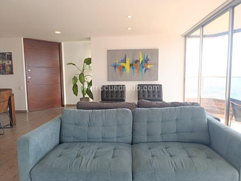 Furnished 2BR Apartment with Jacuzzi in El Poblado - 3