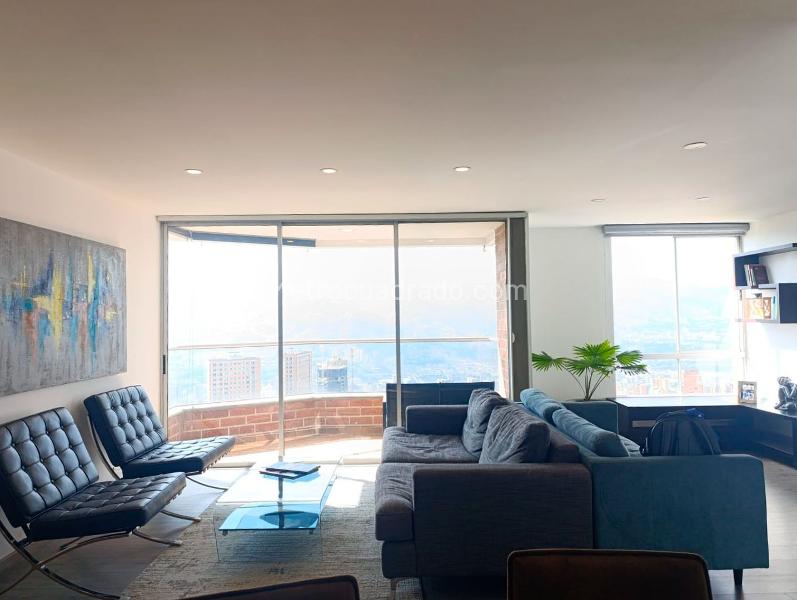 Cozy 2BR Apartment Near Transport in El Poblado - 2