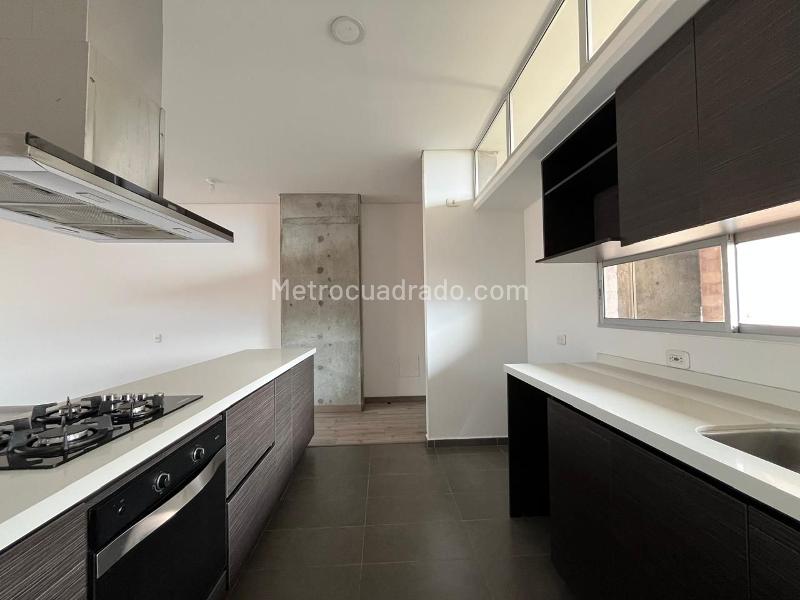 Furnished 2BR Apartment with 2 Baths in El Poblado - 4