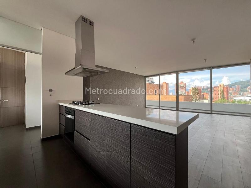 Furnished 2BR Apartment with 2 Baths in El Poblado - 6