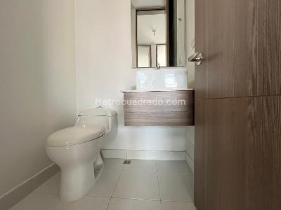 Apartamento de 2 alcobas en venta en El Poblado, Medellín, 147 m² · foto 14 de 15