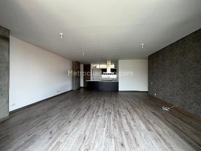 Apartamento de 2 alcobas en venta en El Poblado, Medellín, 147 m² · foto 3 de 15