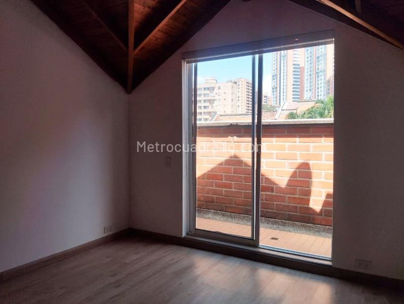 Casa Elegante de 3 Alcobas con Diseño Moderno en El Poblado - 9