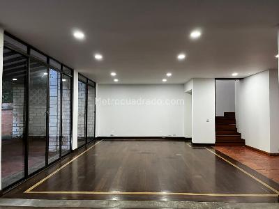 Casa en arriendo en El Poblado, Medellín · foto 2 de 20