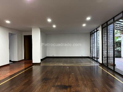 Casa en arriendo en El Poblado, Medellín · foto 3 de 20