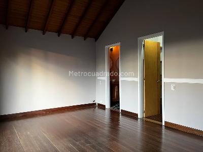 Casa de 3 alcobas en venta en El Poblado, Medellín, 271 m² · foto 15 de 20