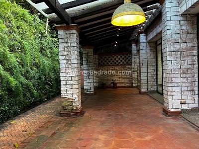 Casa de 3 alcobas en venta en El Poblado, Medellín, 271 m² · foto 19 de 20