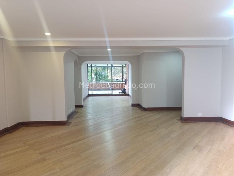 Apartamento Amoblado de 3 Alcobas con Terraza en El Poblado - 3