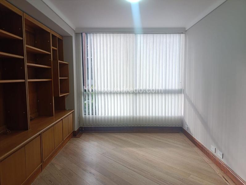 Apartamento Amoblado de 3 Alcobas con Terraza en El Poblado - 8