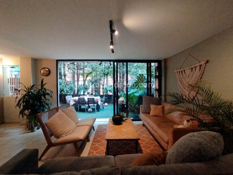 Casa Amplia de 4 Alcobas con Amenidades en El Poblado - 3