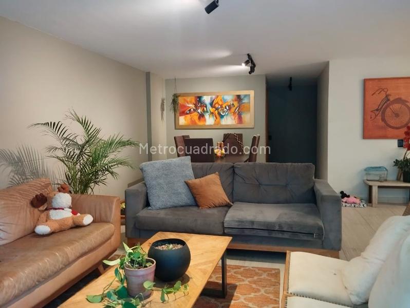 Casa Amplia de 4 Alcobas con Amenidades en El Poblado - 4