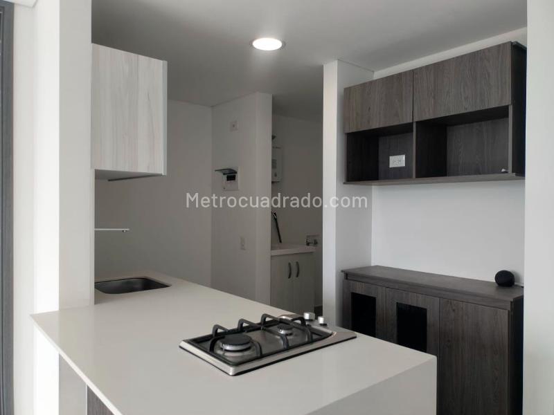 Apartaestudio de 1 Alcoba con Balcón en El Poblado (Cerca al Metro) - 5