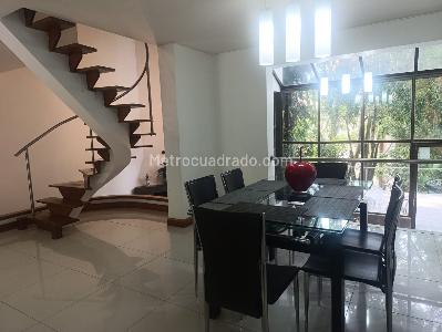 Casa en arriendo en El Poblado, Medellín · foto 3 de 19