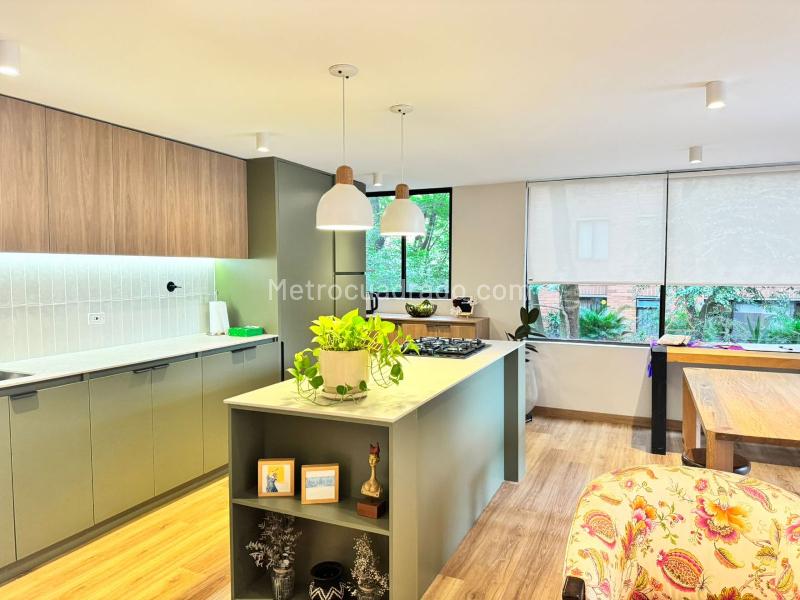 Stylish 2BR Apartment in Central El Poblado - 6