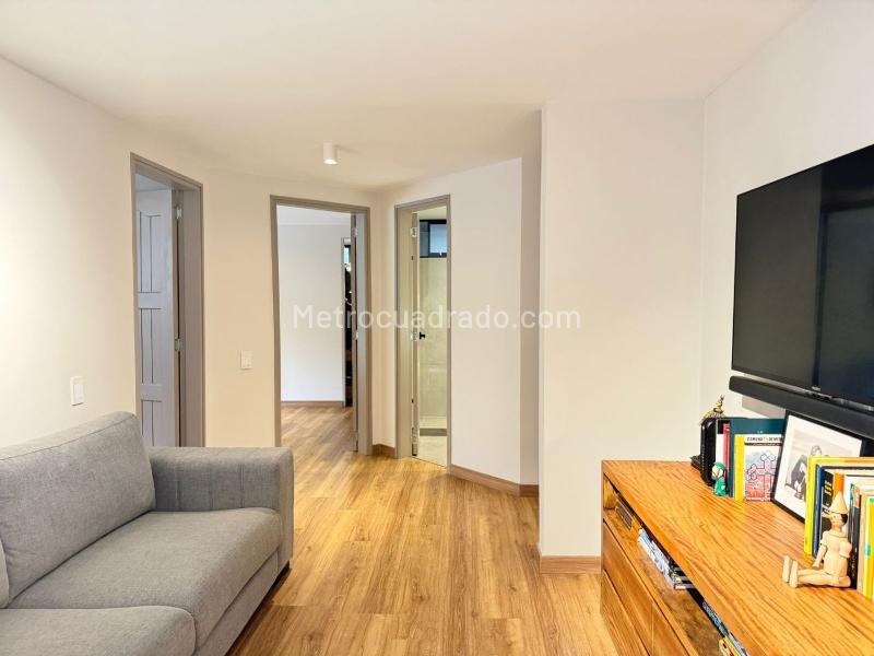 Stylish 2BR Apartment in Central El Poblado - 9