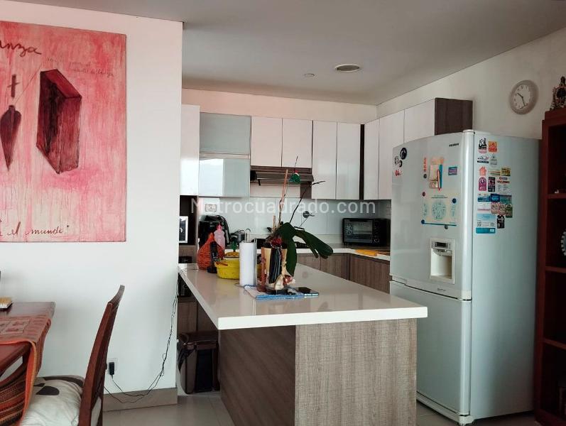 2BR Apartment with Balcony in El Poblado - 7