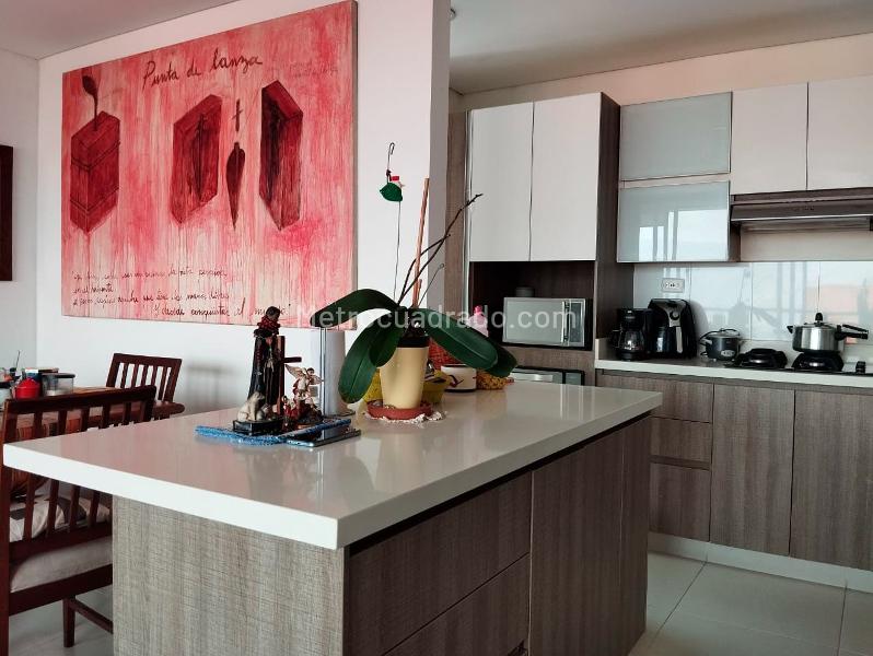 2BR Apartment with Balcony in El Poblado - 8