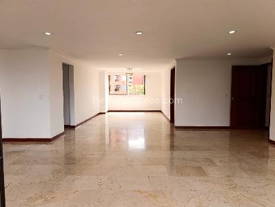 Apartamento de 3 alcobas en venta en El Poblado, Medellín, 175 m² · foto 2 de 20