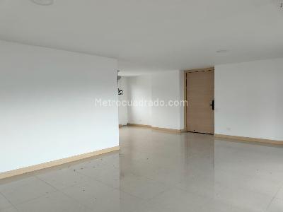 Apartamento en venta en El Poblado, Medellín · foto 3 de 20