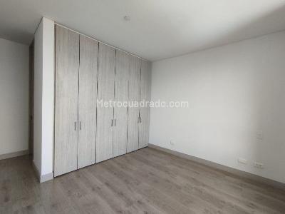 Apartamento de 3 alcobas en venta en El Poblado, Medellín, 130 m² · foto 14 de 16