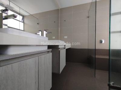 Apartamento de 3 alcobas en venta en El Poblado, Medellín, 130 m² · foto 15 de 16