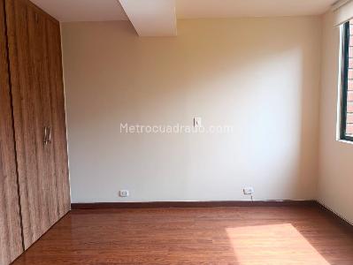 Apartamento de 3 alcobas en arriendo en Los Balsos, Medellín, 209 m² · foto 16 de 19