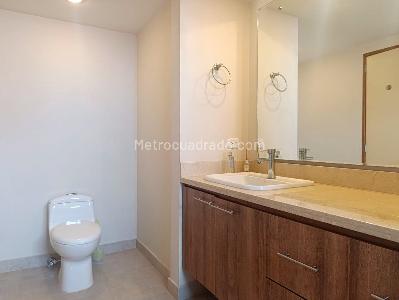 Apartamento de 3 alcobas en arriendo en Los Balsos, Medellín, 209 m² · foto 17 de 19