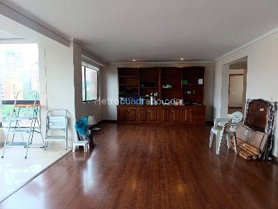 Apartamento de 3 alcobas en arriendo en Los Balsos, Medellín, 209 m² · foto 4 de 19