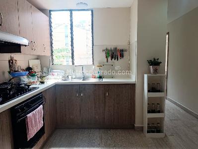 Apartamento de 3 alcobas en arriendo en Los Balsos, Medellín, 209 m² · foto 5 de 19