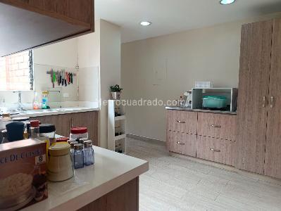 Apartamento de 3 alcobas en arriendo en Los Balsos, Medellín, 209 m² · foto 6 de 19
