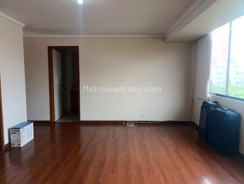 3BR Apartment for Rent in Closed Unit near El Poblado (209 m²) - 8