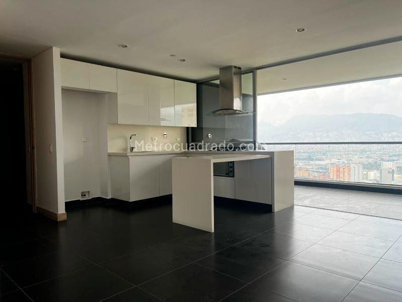 1BR Furnished Apartaestudio with Balcony in El Poblado - 2