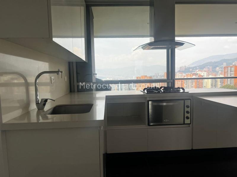 1BR Furnished Apartaestudio with Balcony in El Poblado - 8