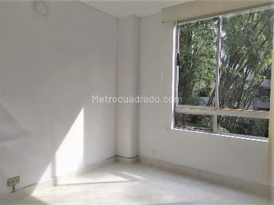 Apartamento de 4 alcobas en arriendo en El Poblado Santa Maria De Los Angeles, Medellín, 135 m² · foto 10 de 17