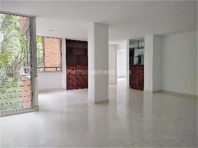 Apartamento de 4 alcobas en arriendo en El Poblado Santa Maria De Los Angeles, Medellín, 135 m² · foto 2 de 17