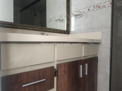 Apartamento de 3 alcobas en arriendo en El Poblado, Medellín, 130 m² · foto 17 de 18