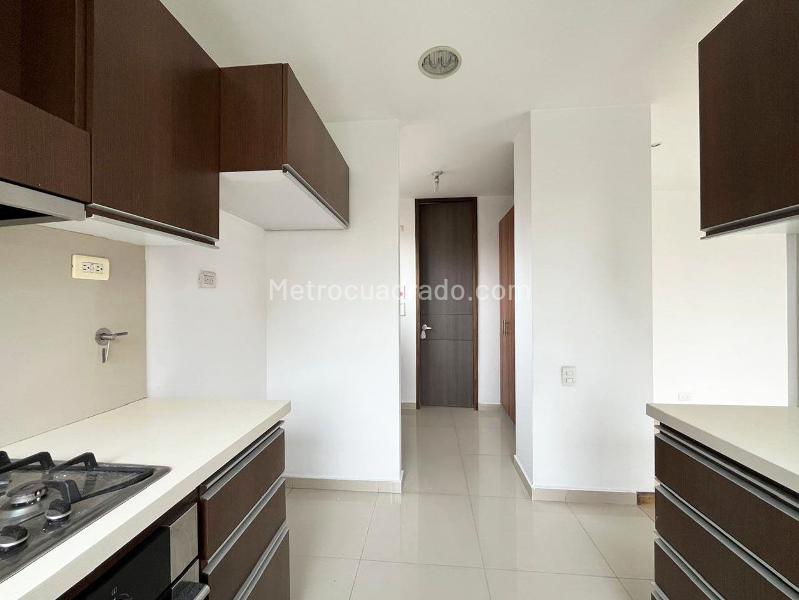Apartamento Moderno de 3 Alcobas con 4 Baños en El Poblado - 6