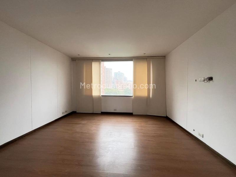 Apartamento Moderno de 3 Alcobas con 4 Baños en El Poblado - 7