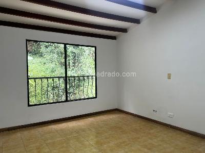 Casa de 3 alcobas en venta en Envigado, Envigado, 233 m² · foto 10 de 20