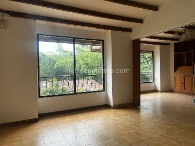 Casa de 3 alcobas en venta en Envigado, Envigado, 233 m² · foto 12 de 20