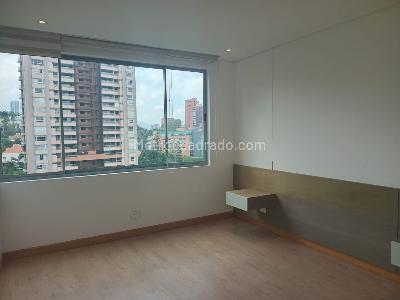 Apartamento de 3 alcobas en arriendo en El Tesoro, Medellín, 278 m² · foto 15 de 19